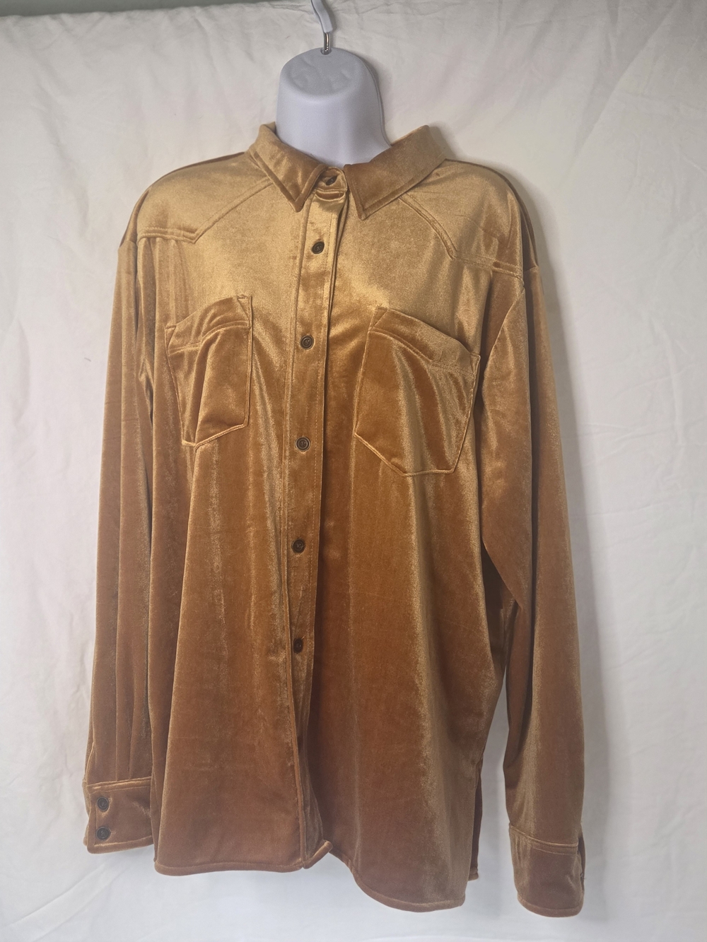 Wrangler Velvet Button-Down Shirt in Golden Brown